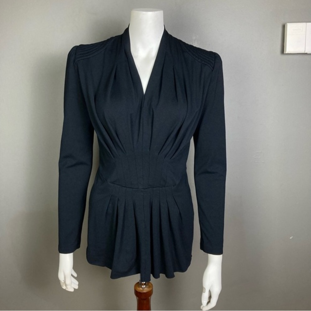 J. Peterman top small long sleeve‎ black figure flattering stretch fitted work